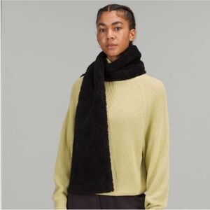Lululemon Black Customizable Snap Scarf  Fleece NEW WITH TAGS